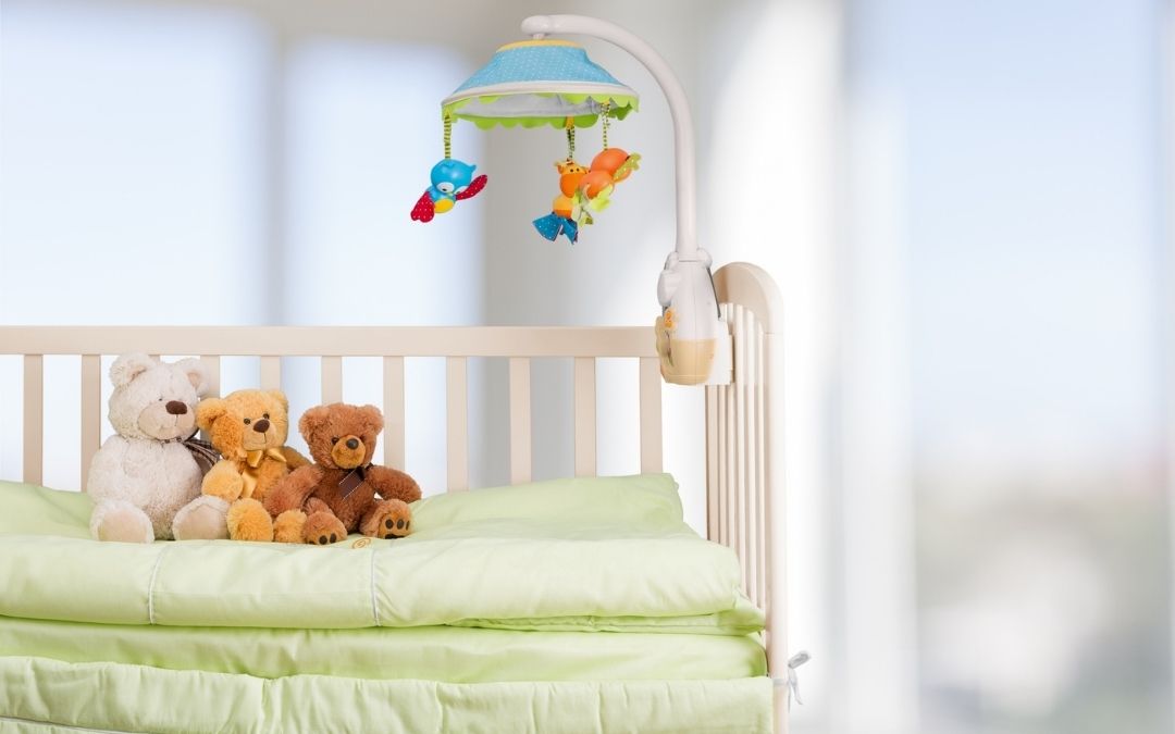 Why use plastic mattress protectors when you can use waterproof ultrasoft bedsheets for babies?