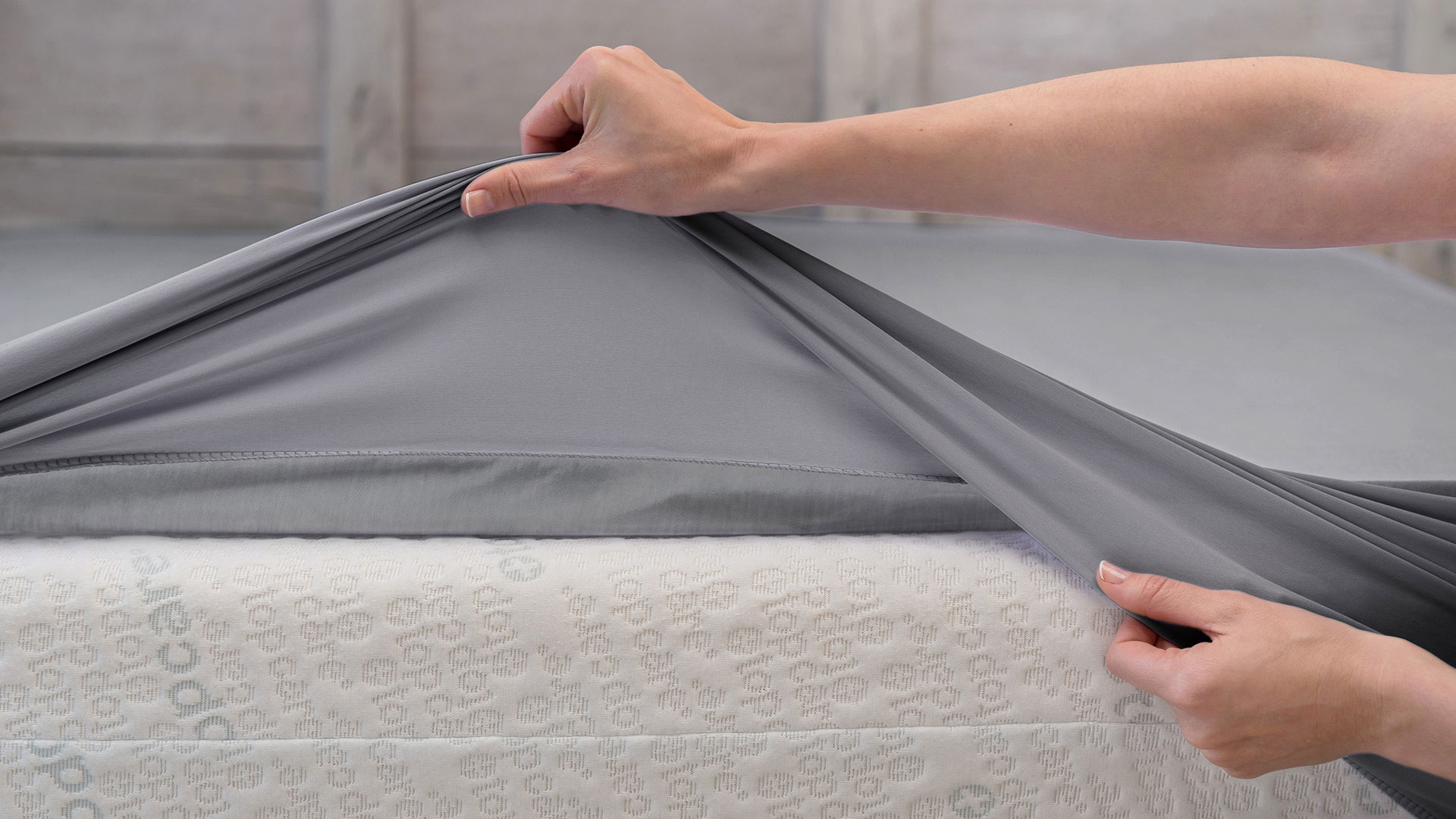 NATURZINC fitted sheet with waterproof surface and sides